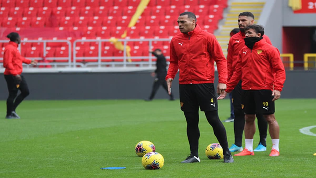 G�ztepe, Fenerbah�e ve Trabzonspor ile transfer sava��nda