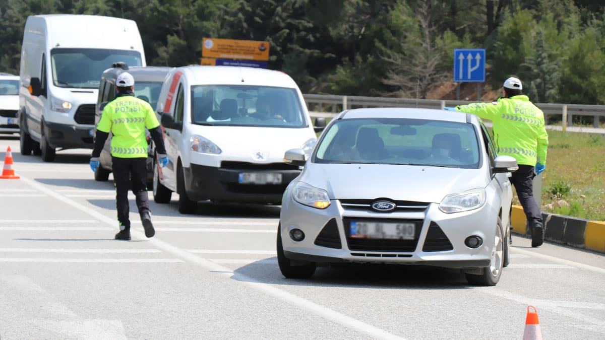 �ehirler aras� yasak ne zaman bitiyor? Ramazan Bayram�nda �ehirler aras� seyahat yasa�� olacak m�?