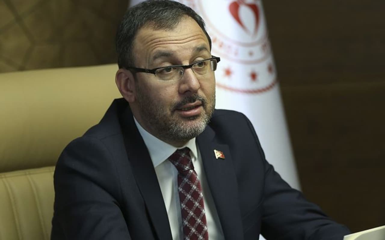 Kasapo�lu, karantinadaki S�rloth ve Berke ile g�r��t�