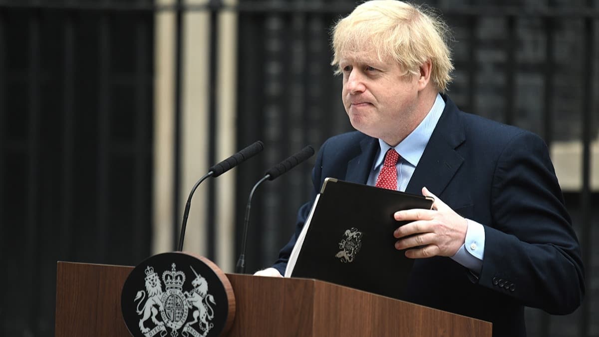 ngiltere Babakan Boris Johnson 22 gn sonra grevine geri dnd: ''Maksimum risk'' uyarsnda bulundu