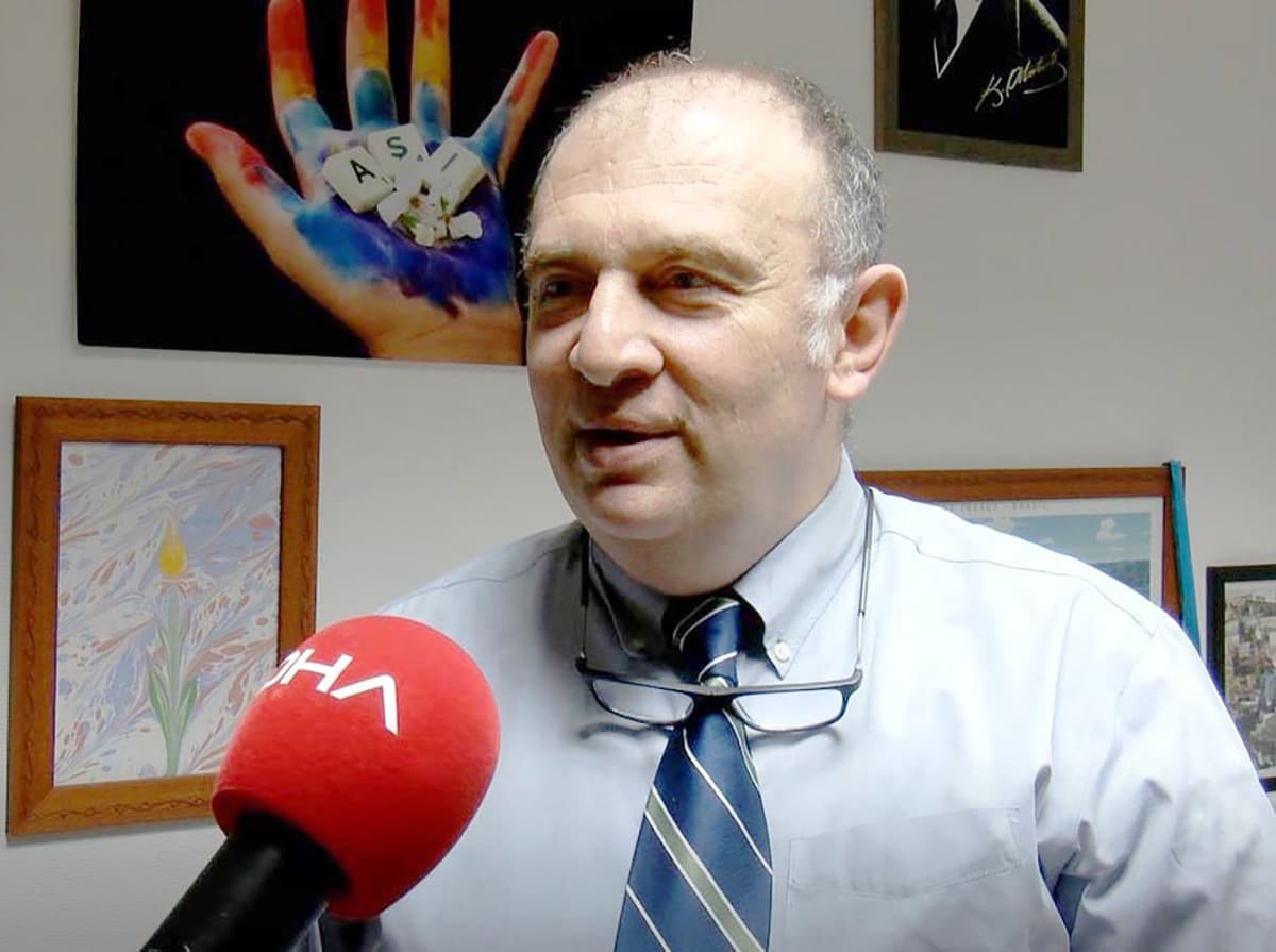 Koronavir�s Bilim Kurulu �yesi Prof. Dr. Ate� Kara: Acilse l�tfen hastaneye gitmekten �ekinmeyin