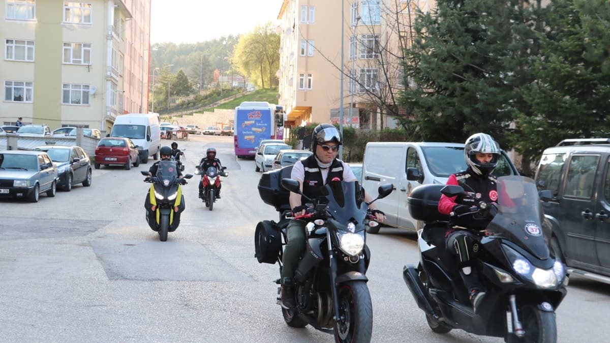 Motosikletlerini ihtiya sahiplerine destek iin sryorlar  