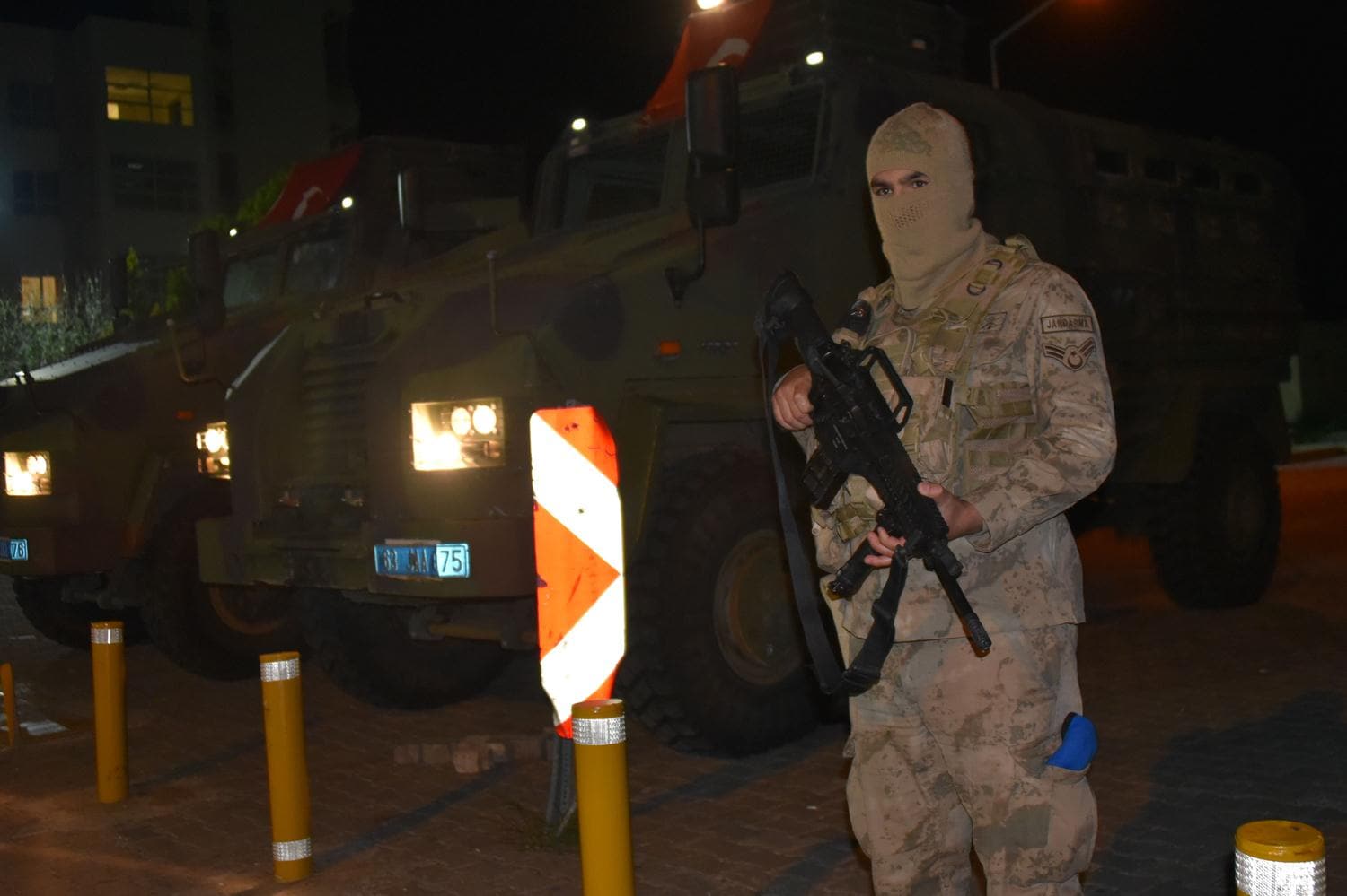 Siverek'te 4 ki�inin yaraland��� koyun otlatma kavgas�na kar��anlara �sosyal mesafe' cezas�