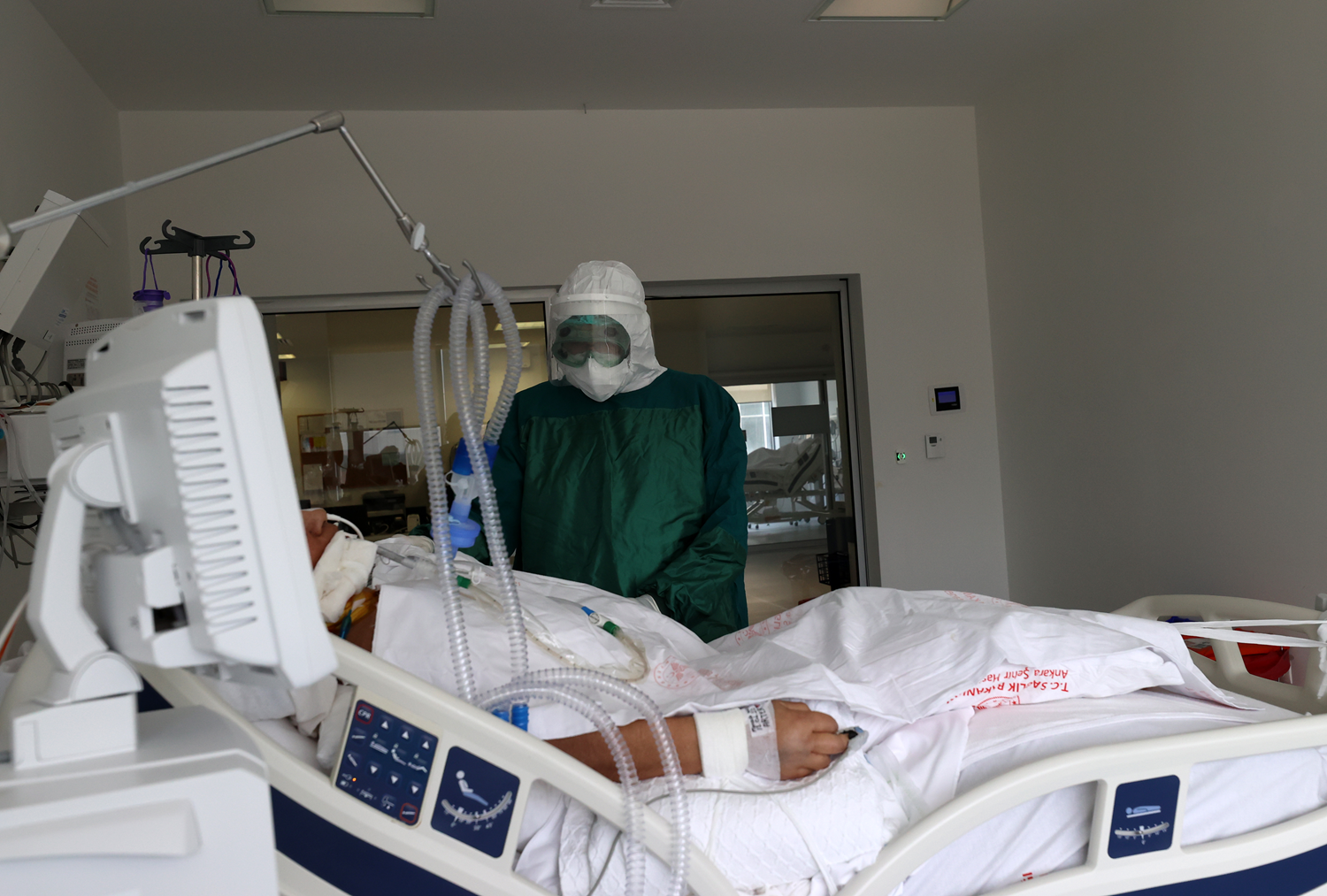 T�rkiye d�nyaya �rnek oldu: Antiviral ila�lar erken d�nemde i�e yar�yor