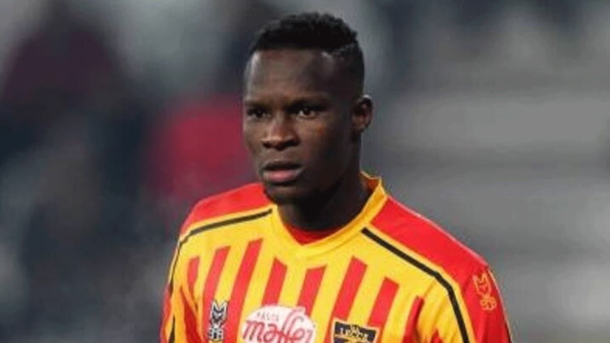 Gztepe Babacar'n peinde! 