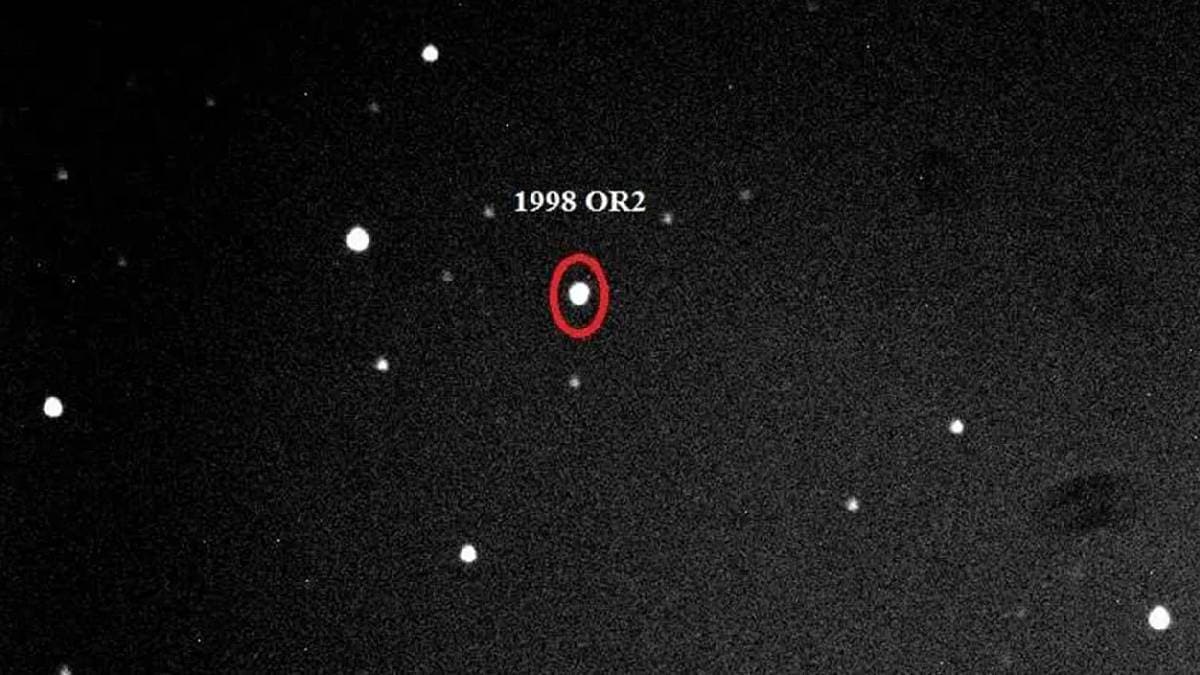 Dev g�k ta��n�n D�nya'n�n yak�n�ndan ge�i�i g�r�nt�ledi