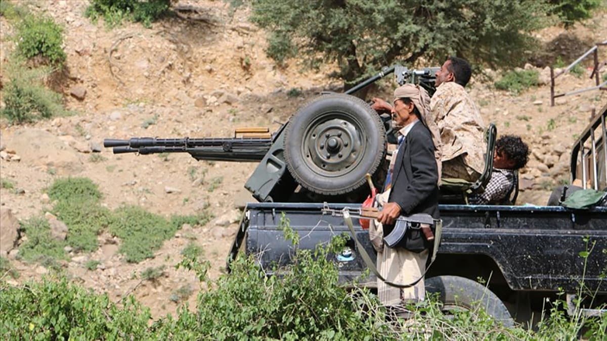 Yemen'de hkmet gleri Sokotra'daki ''isyan giriimini'' bastrd