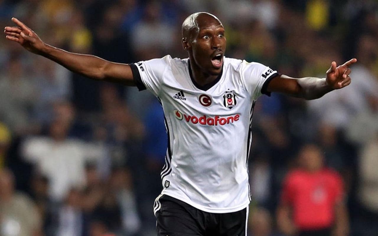 'Be�ikta�'la yeni s�zle�me i�in g�r��t�k'