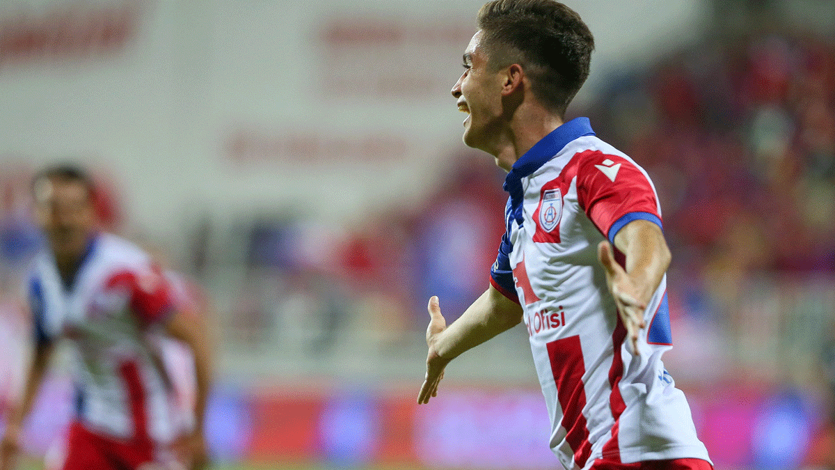 Ant�nordulu Burak �nce'nin hayali Barcelona
