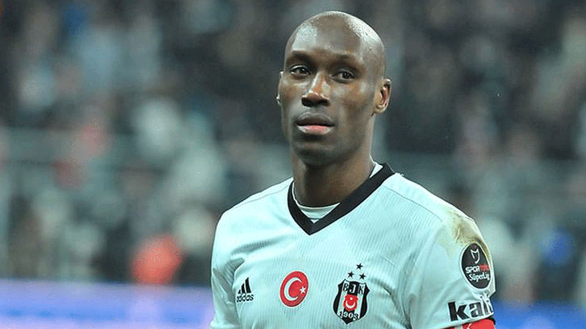 Atiba Hutchinson sa�l�k �al��anlar�n� unutmad�