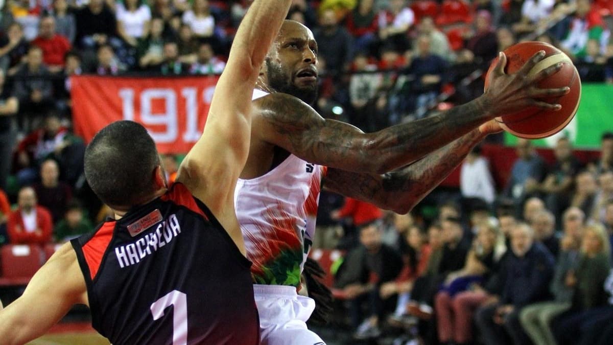 Karyaka'da Tony Crocker krizi