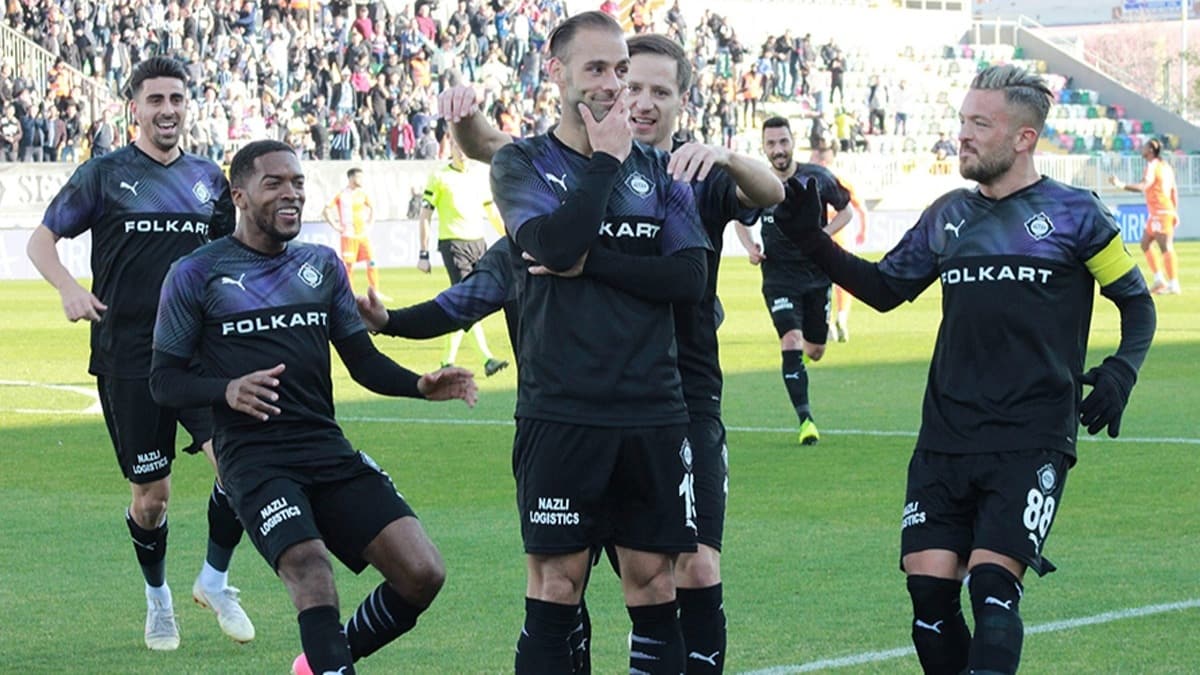 Altay almalara balyor