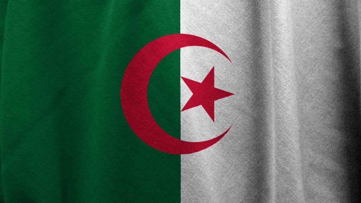 Cezayir'de 8 yl aradan sonra asgari cret 20 dolar artrld 