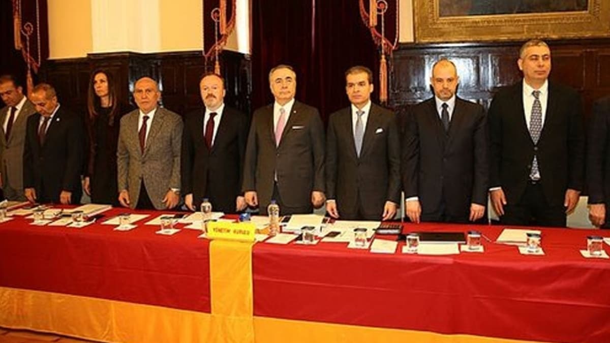 Galatasaray Divan Kurulu ertelendi