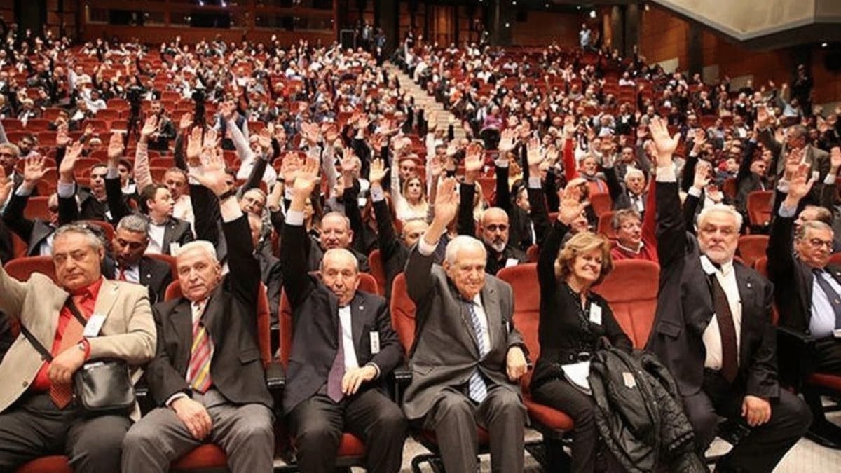 Galatasaray'da divan kuruluna koronavirs engeli