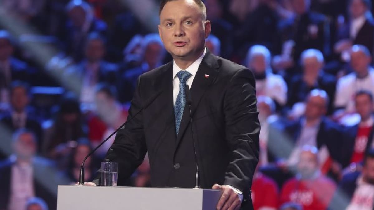 Polonya'da cumhurba�kanl��� se�imine ili�kin tart��malar s�r�yor