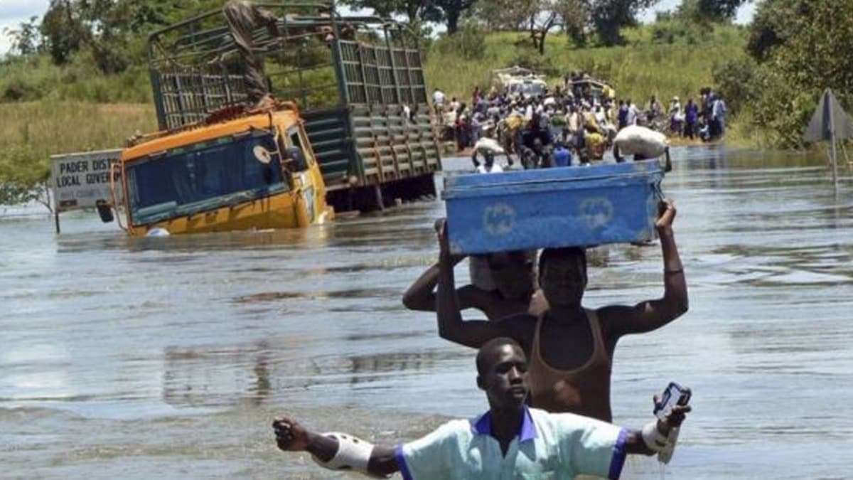 Uganda'da sel 5 bin kiiyi yerinden etti