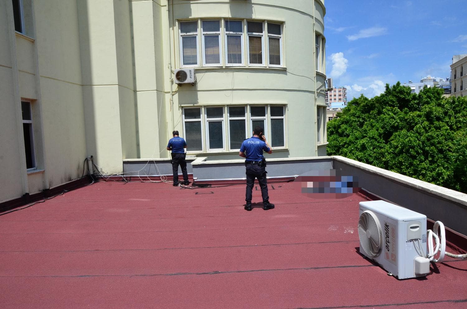 12'nci kattan d��en gen� adam �ld�