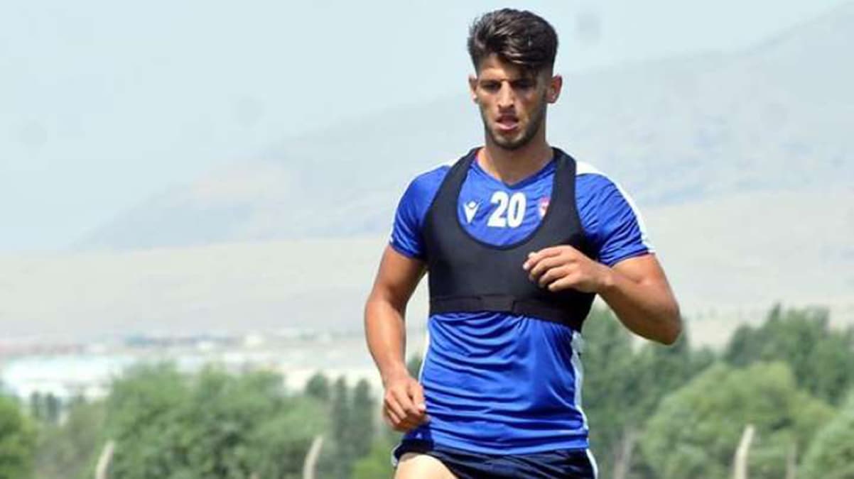 Alt�nordulu futbolcu tesislerde �al���yor