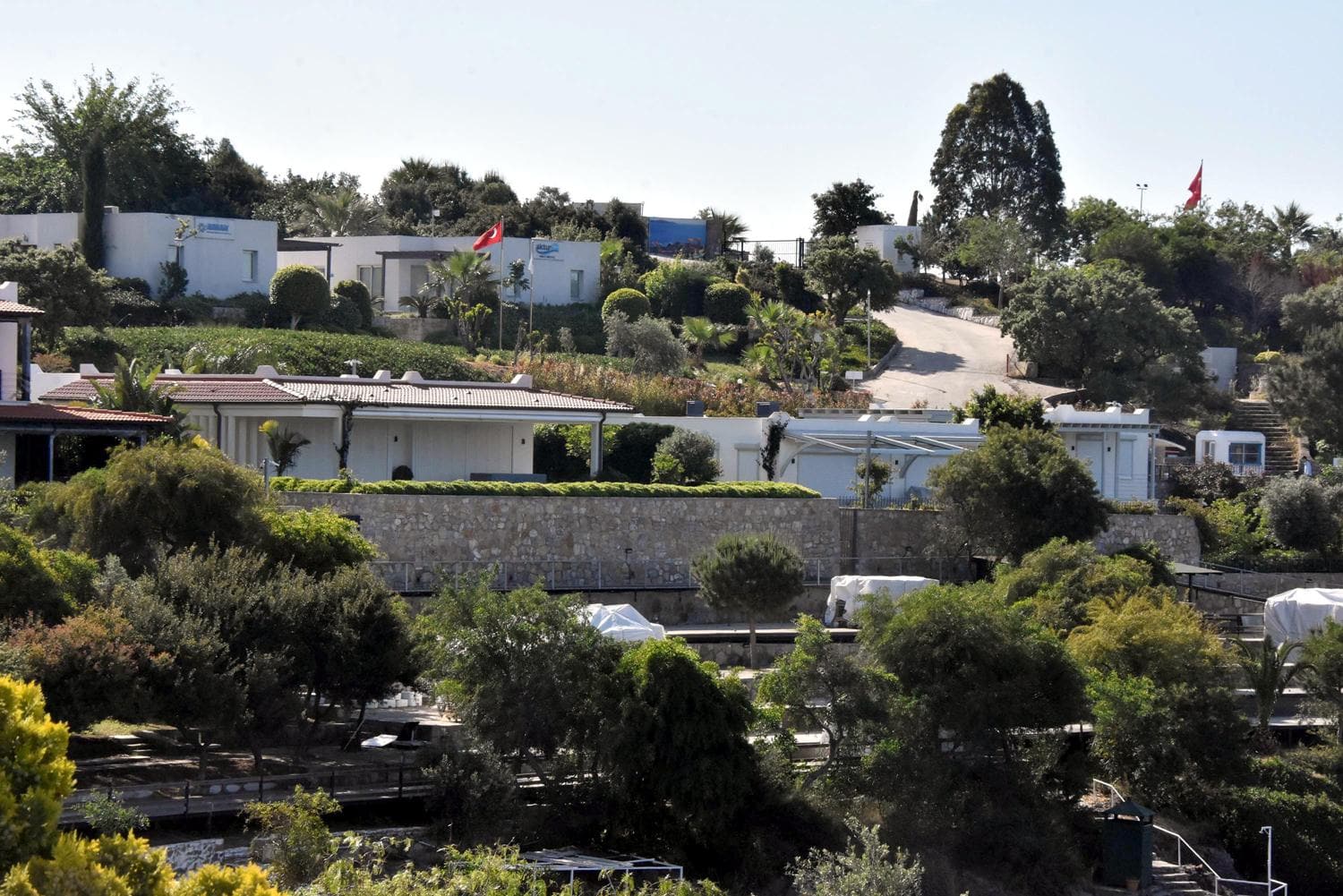 Y�lmaz �zdil'in ka�ak villas� i�in valilik harekete ge�ti