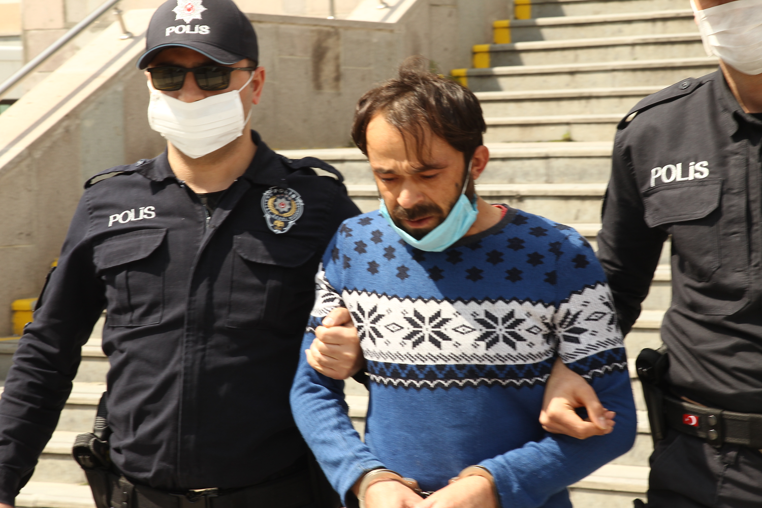 �vey o�luna i�kence yapan zanl� g�zalt�na al�nd�