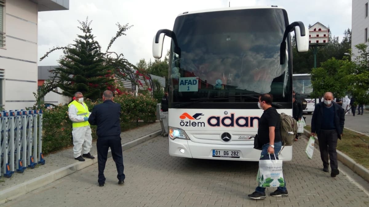 Adana'da karantina sresi dolan vatandalar evlerine yolcu edildi 