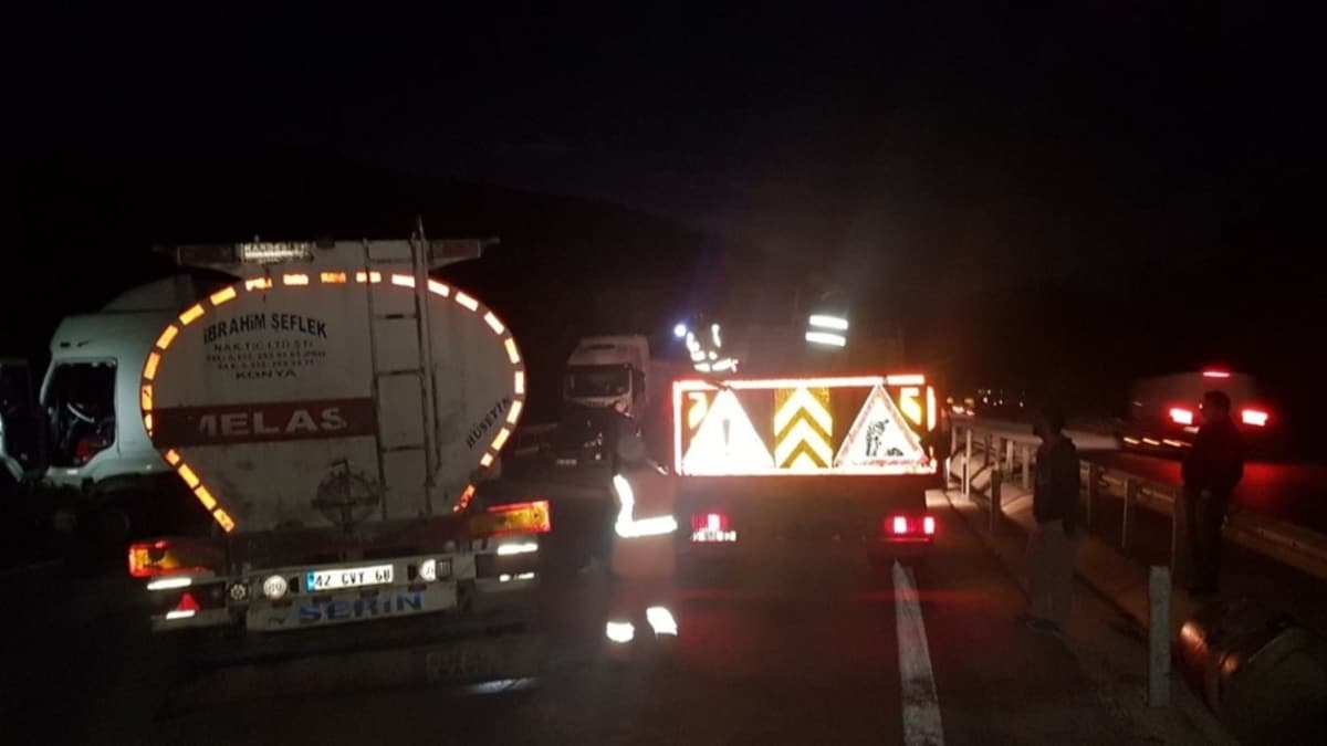 Freni patlayan TIR kar eride geti 