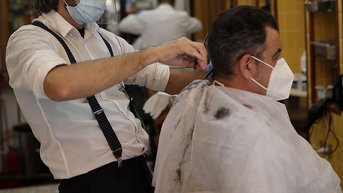 Sa�l�k Bakanl��� a��klad�! ��te berber ve kuaf�rlerde al�nmas� gereken �nlemler