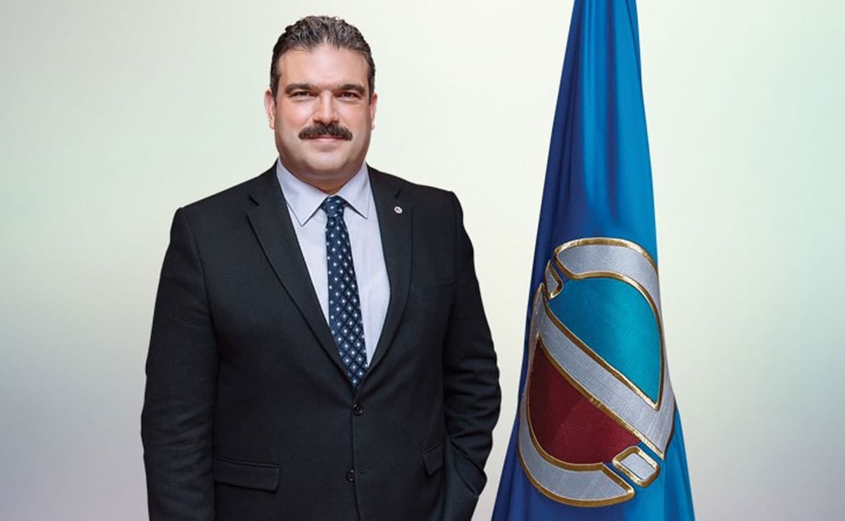 Anadolu �niversitesi Rekt�r� Prof. Dr. �omakl� istifa etti