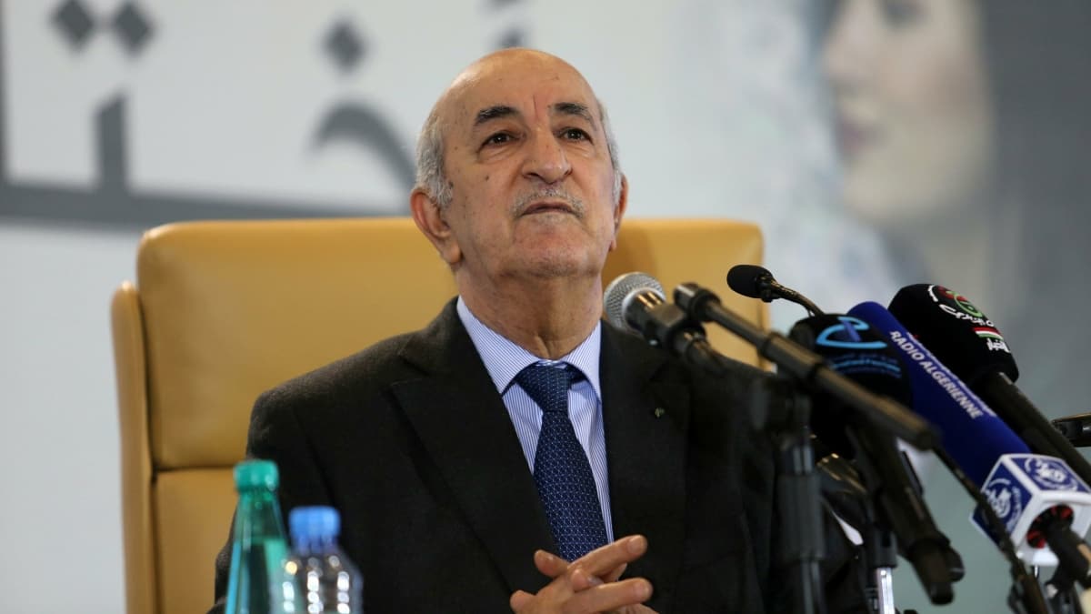 Cezayir Cumhurbakan, Fransa'y smrge dneminde Cezayir halkn katletmekle sulad 