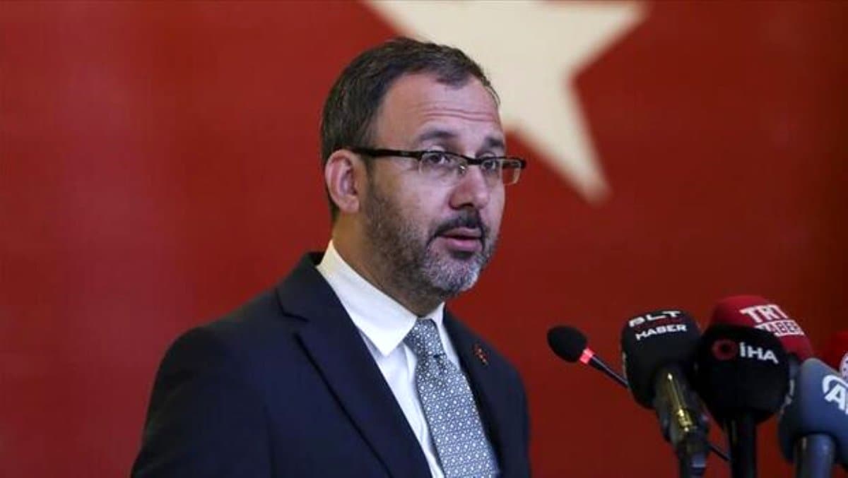 Bakan Kasapo�lu, karantinadaki Zeki �elik'le konu�tu