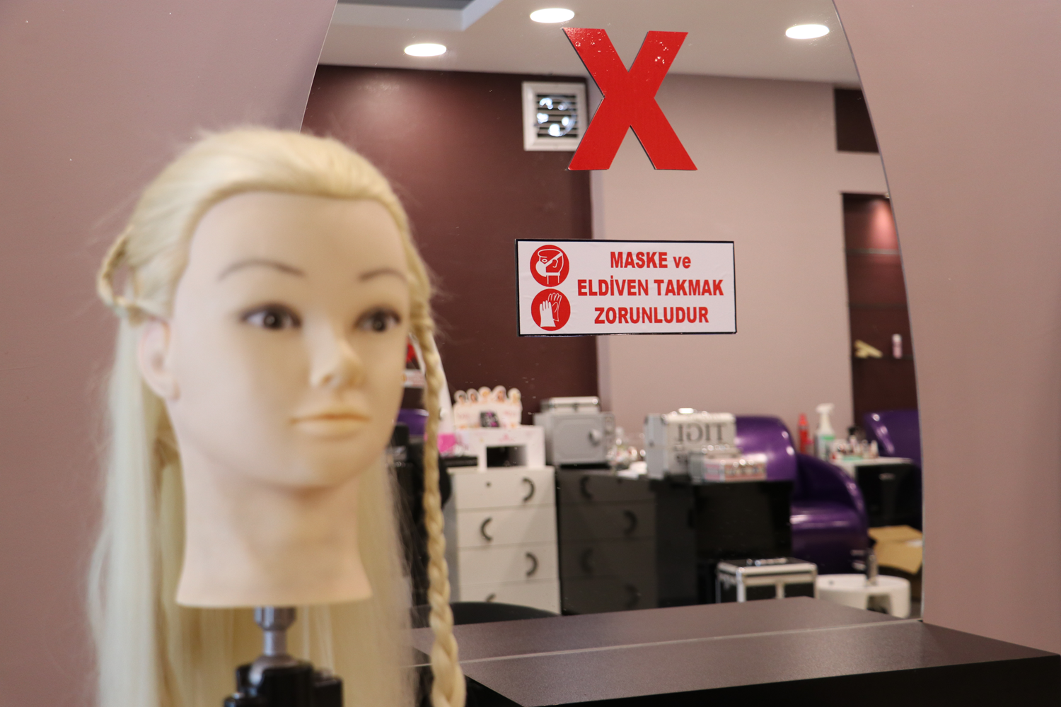 Berberler ve kuaf�rler a��l��a haz�rlan�yor