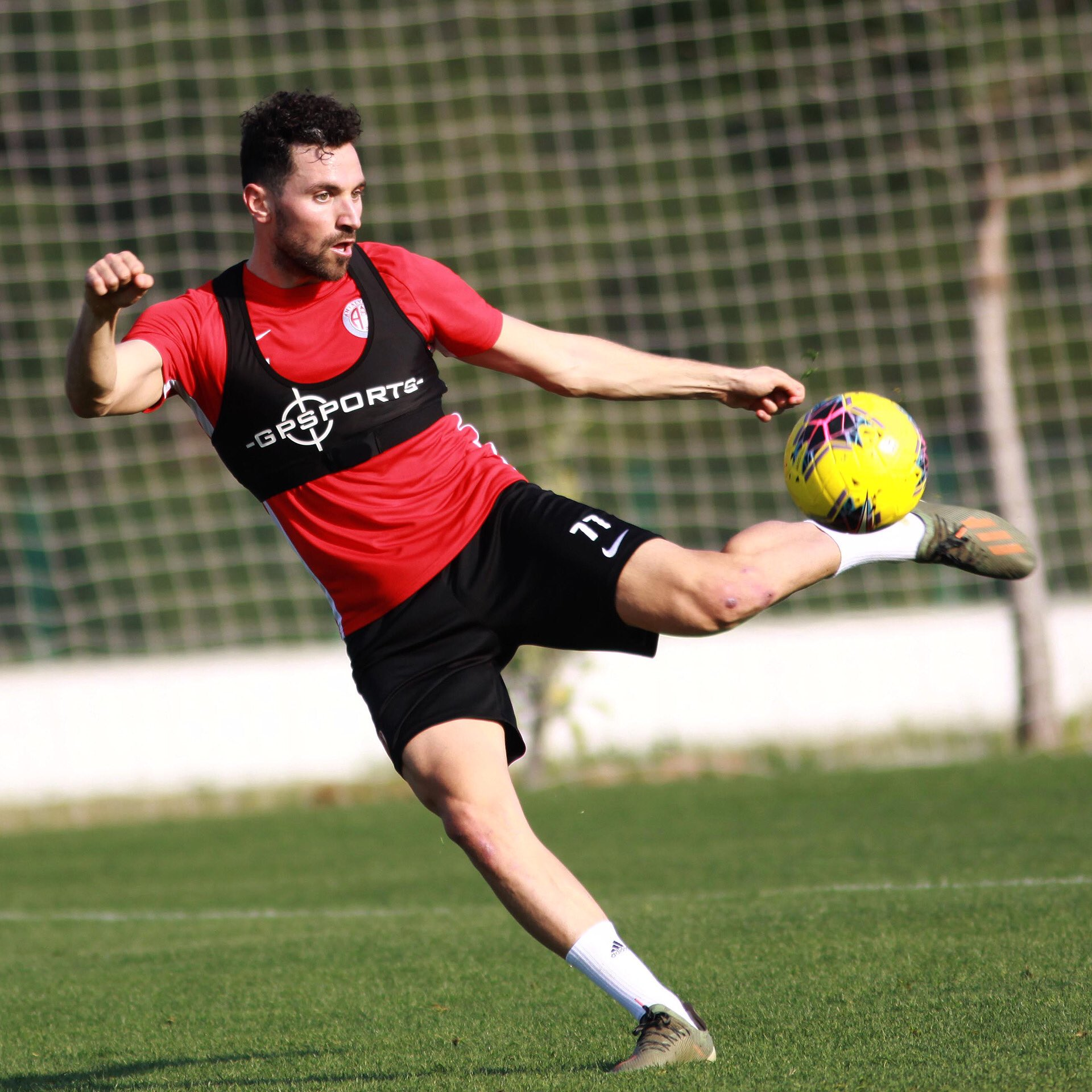 'Lig bittikten sonra Sinan G�m��'�n transferi i�in g�r��ece�iz'