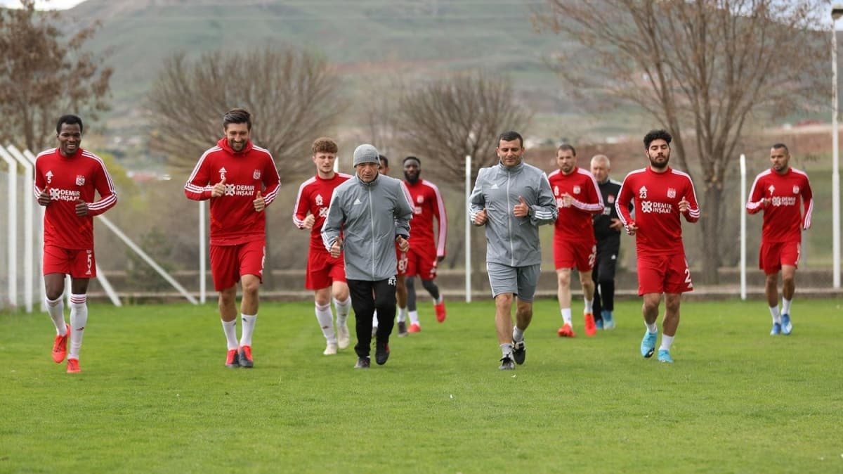Sivasspor tesislerde almaya balad