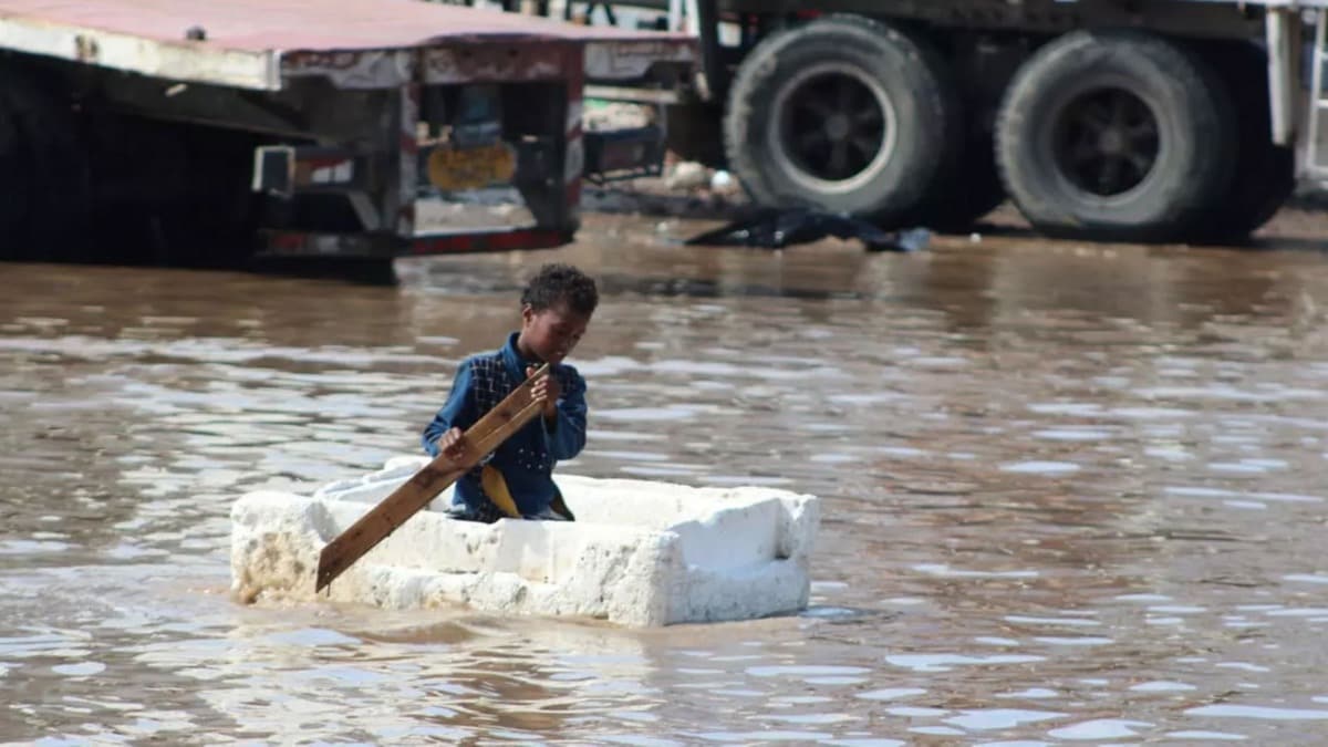 Aden'de sel felaketi sonras oluan salgnda 50 kii yaamn yitirdi