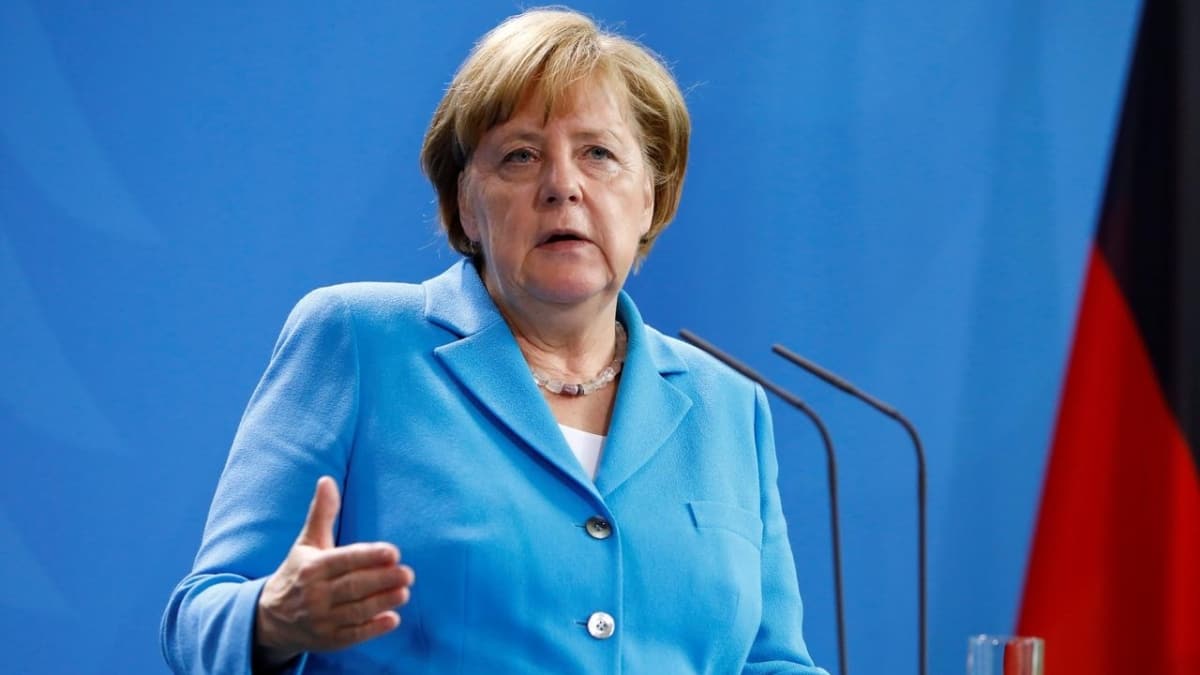 Almanya Babakan Merkel'in e-postalarnn hacklendii ortaya kt 