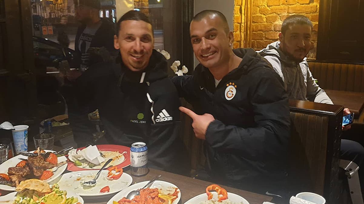 Ibrahimovic T�rk restoran�nda iftar sofras�nda