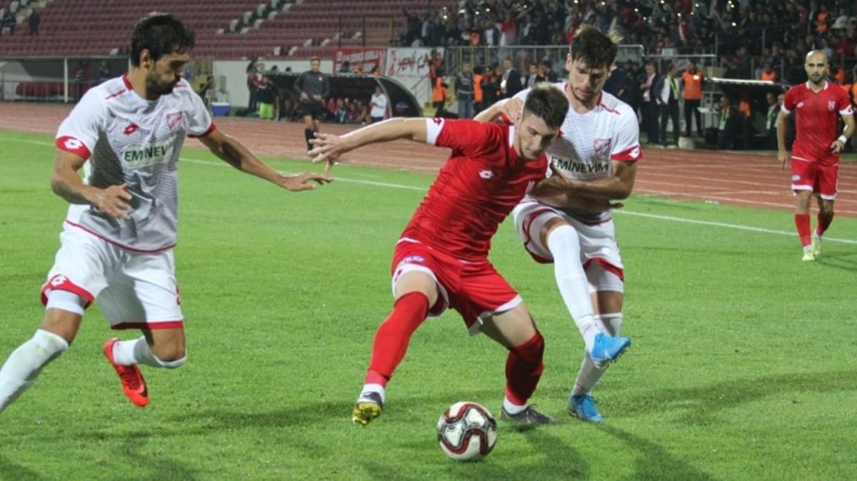 Rahmi Anl Baaran iin Galatasaray ve Trabzonspor kapyor