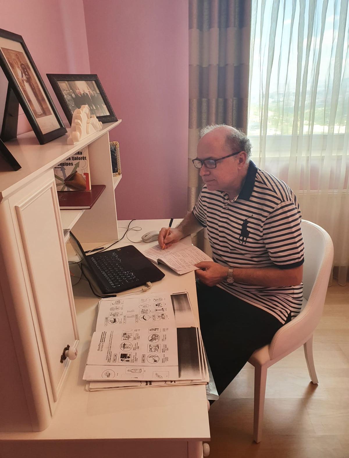 Arnavut b�y�kel�i T�rk�e ��reniyor