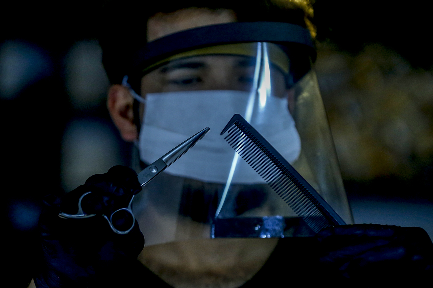 Berber, kuaf�r ve g�zellik merkezleri hizmete a��ld�