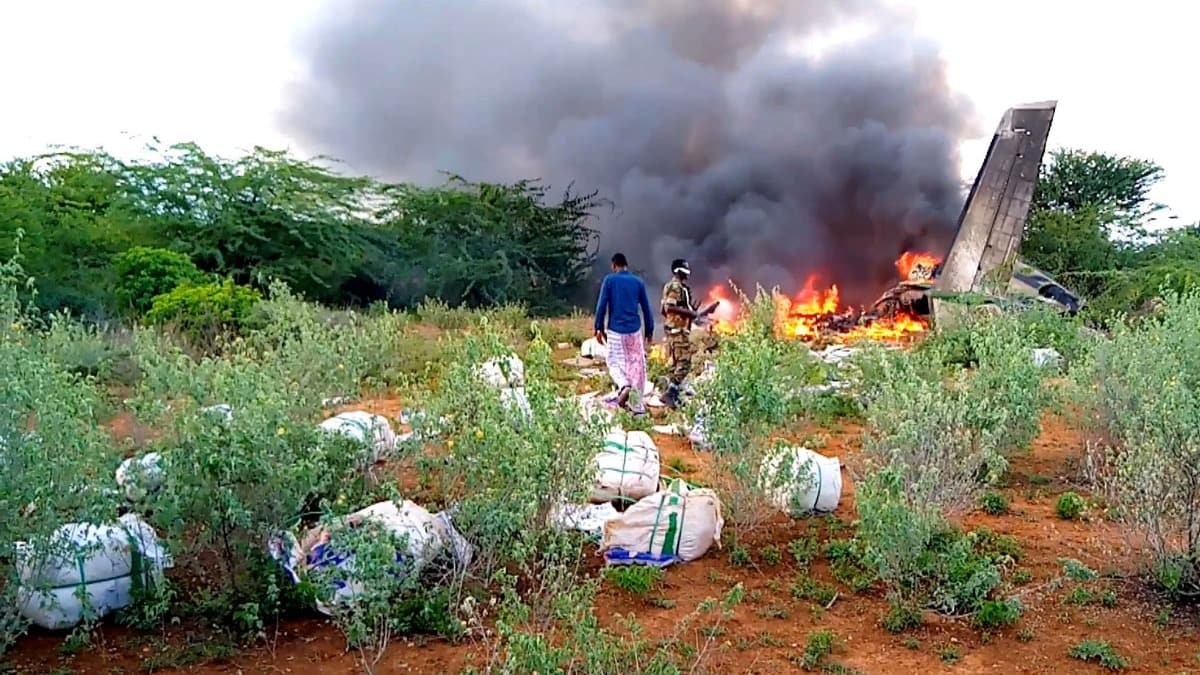 Kovid-19 iin yardm malzemesi tayan ua ''intihar saldrs'' diye vurdular