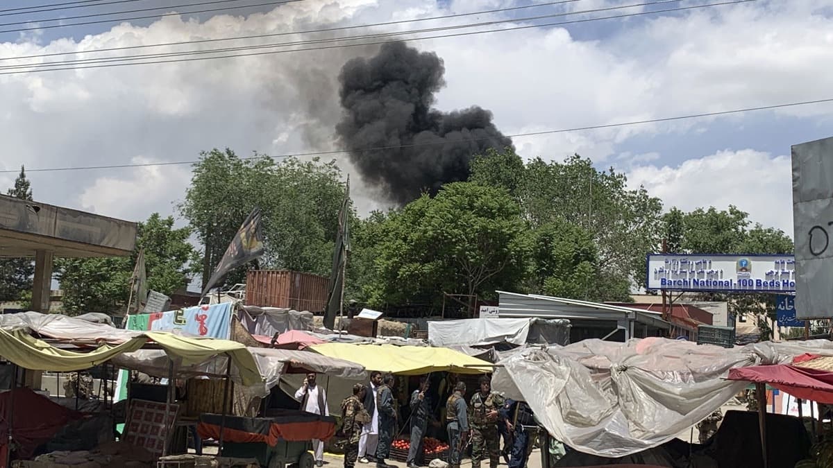 Afganistan'n bakenti Kabil'de hastaneye silahl ve bombal saldr: 4 l