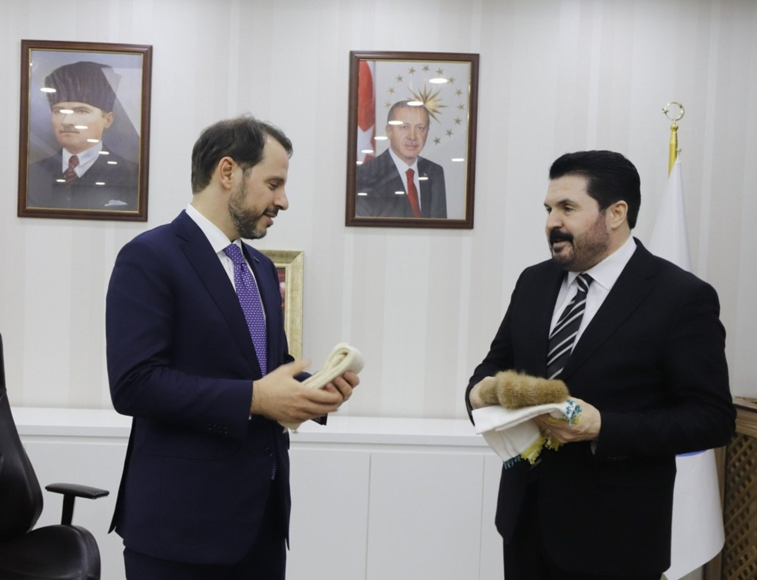 A�r� Belediye Ba�kan� Sayan'dan Bakan Albayrak'a destek mesaj�