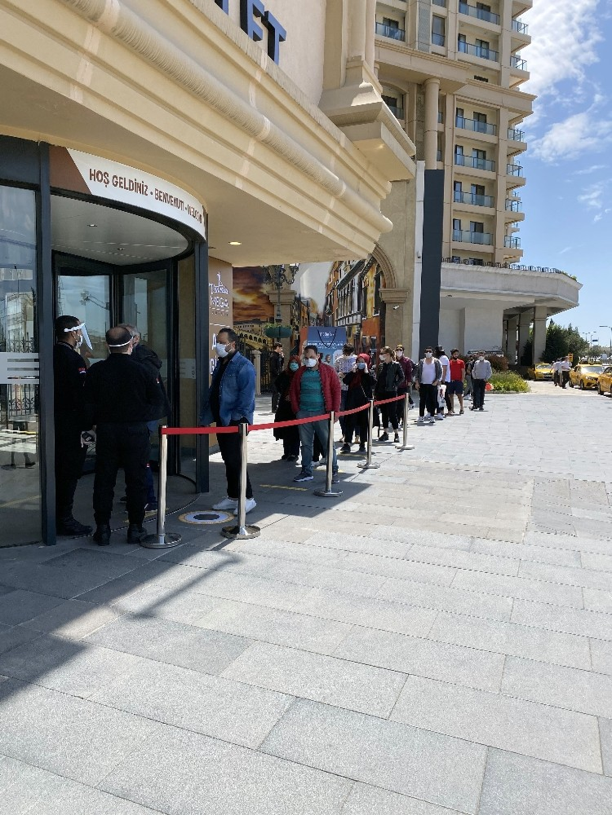 Ak�lalmaz rakam! AVM'lere giden ki�i say�s� belli oldu