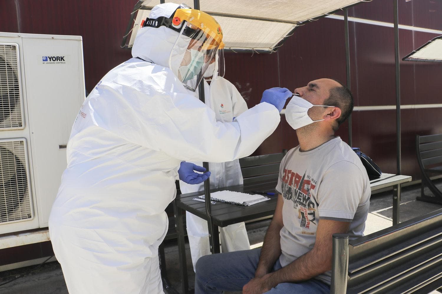 Sanayi �al��anlar�na 'koronavir�s' taramas� bug�n ba�lad�