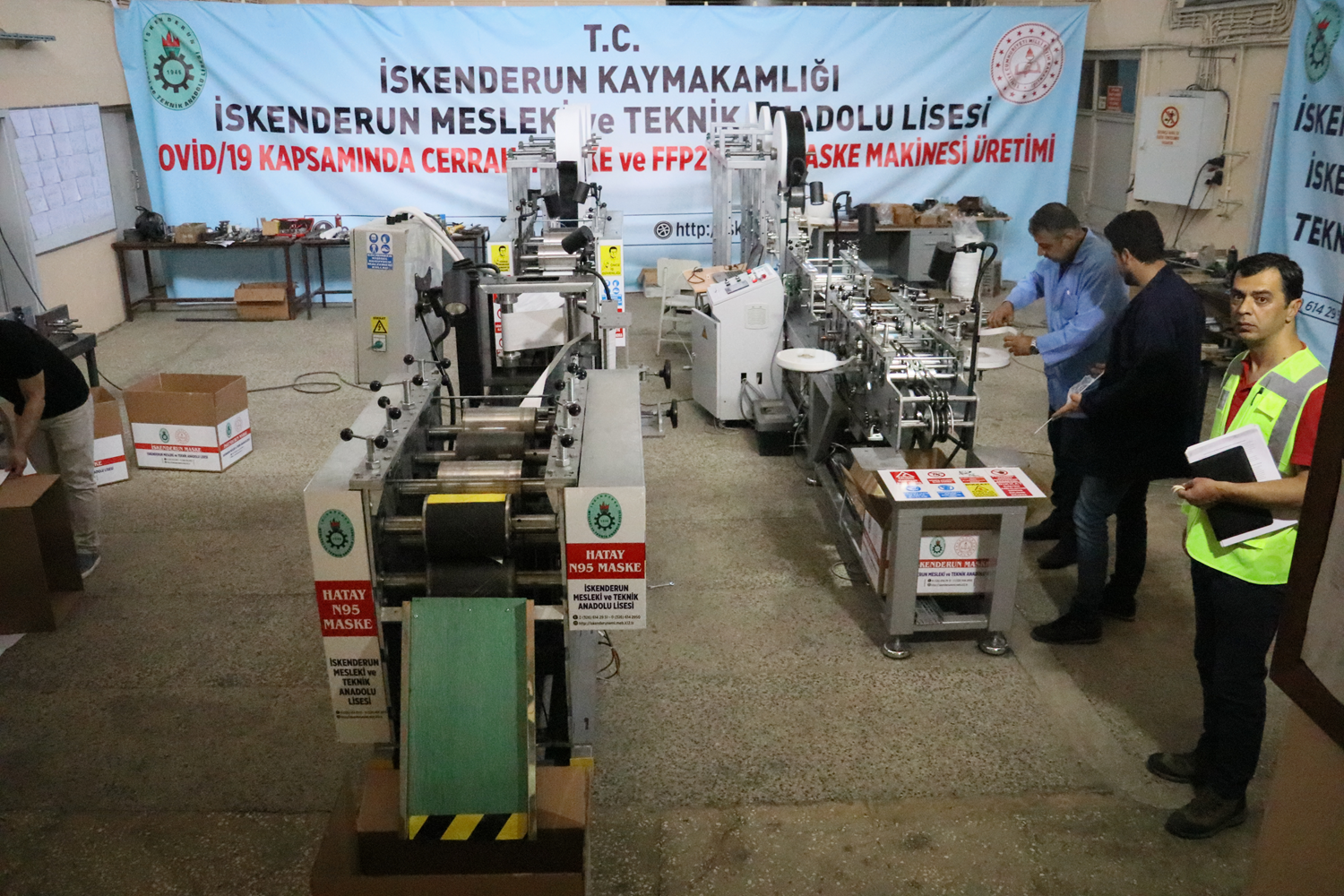 Meslek lisesinde N95 ve cerrahi maske makinesi �retildi
