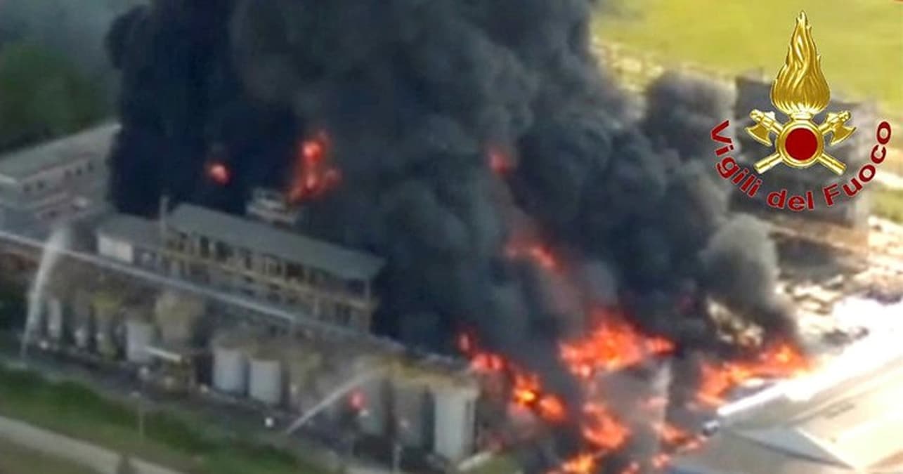 Venedik'te kimyasal fabrikada patlama