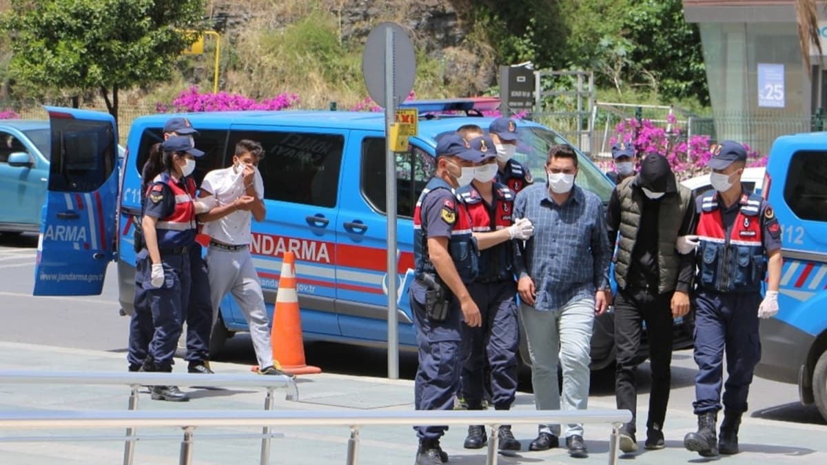 Antalya'da 12 ayr yayla evinden hrszla 2 tutuklama