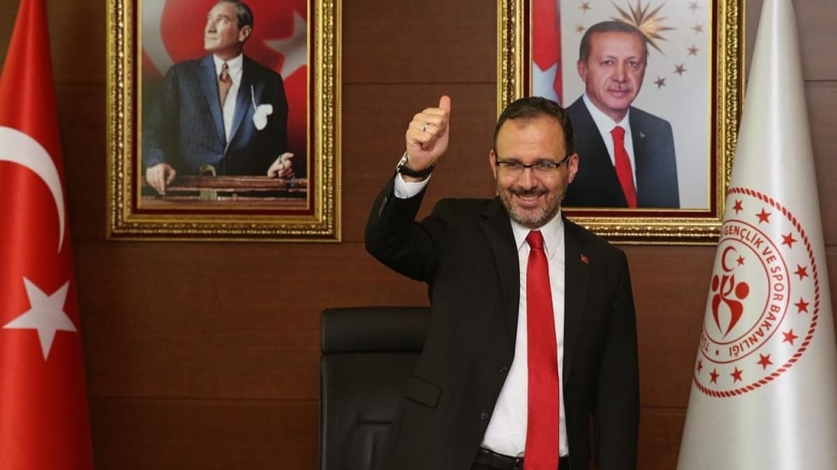 Bakan Kasapolu genlerle bir araya geldi