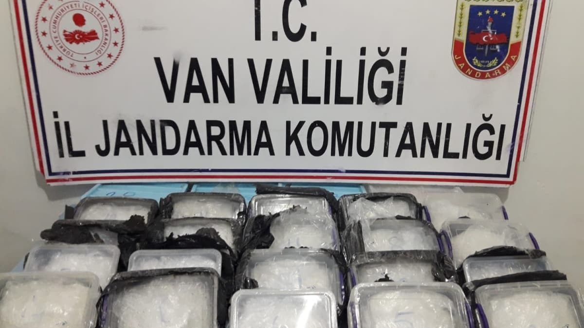Jandarma ekiplerince 17 kilogram sentetik uyuturucu ele geirildi